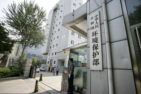 汽车市场对环保法规的反应如何？